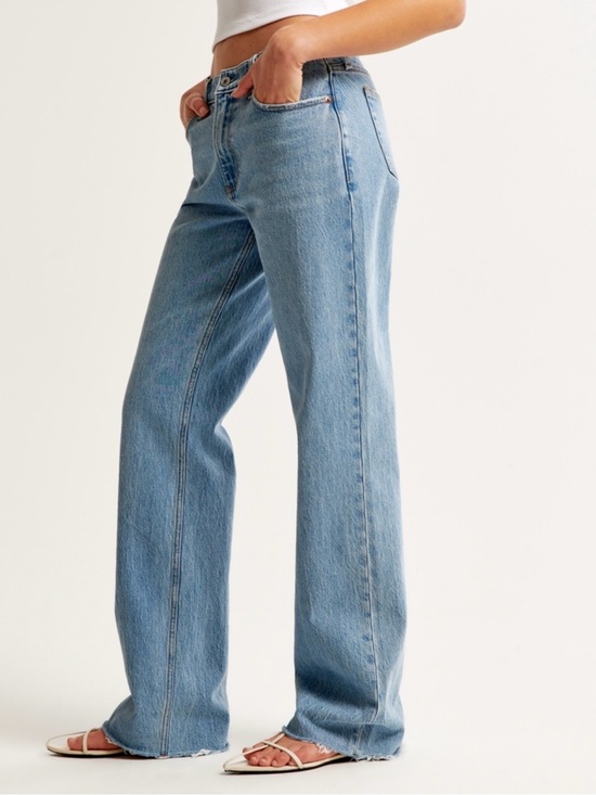 Abercrombie & Fitch Denim - Abercrombie & Fitch Women's Light Blue Straight-Leg Jeans - Size 28 Short